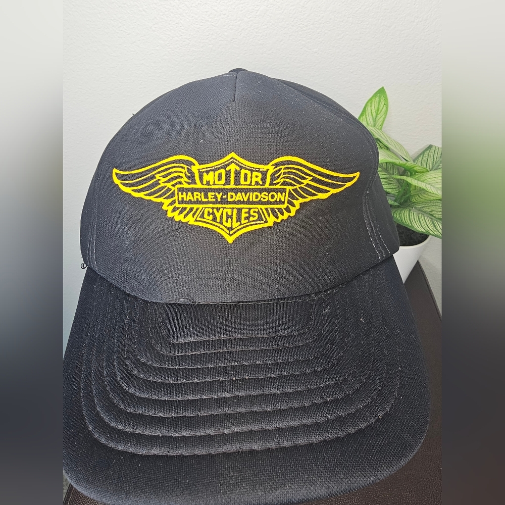 Vintage Harley-Davidson Winged Logo Snapback Hat – Black & Yellow | Sportsman US